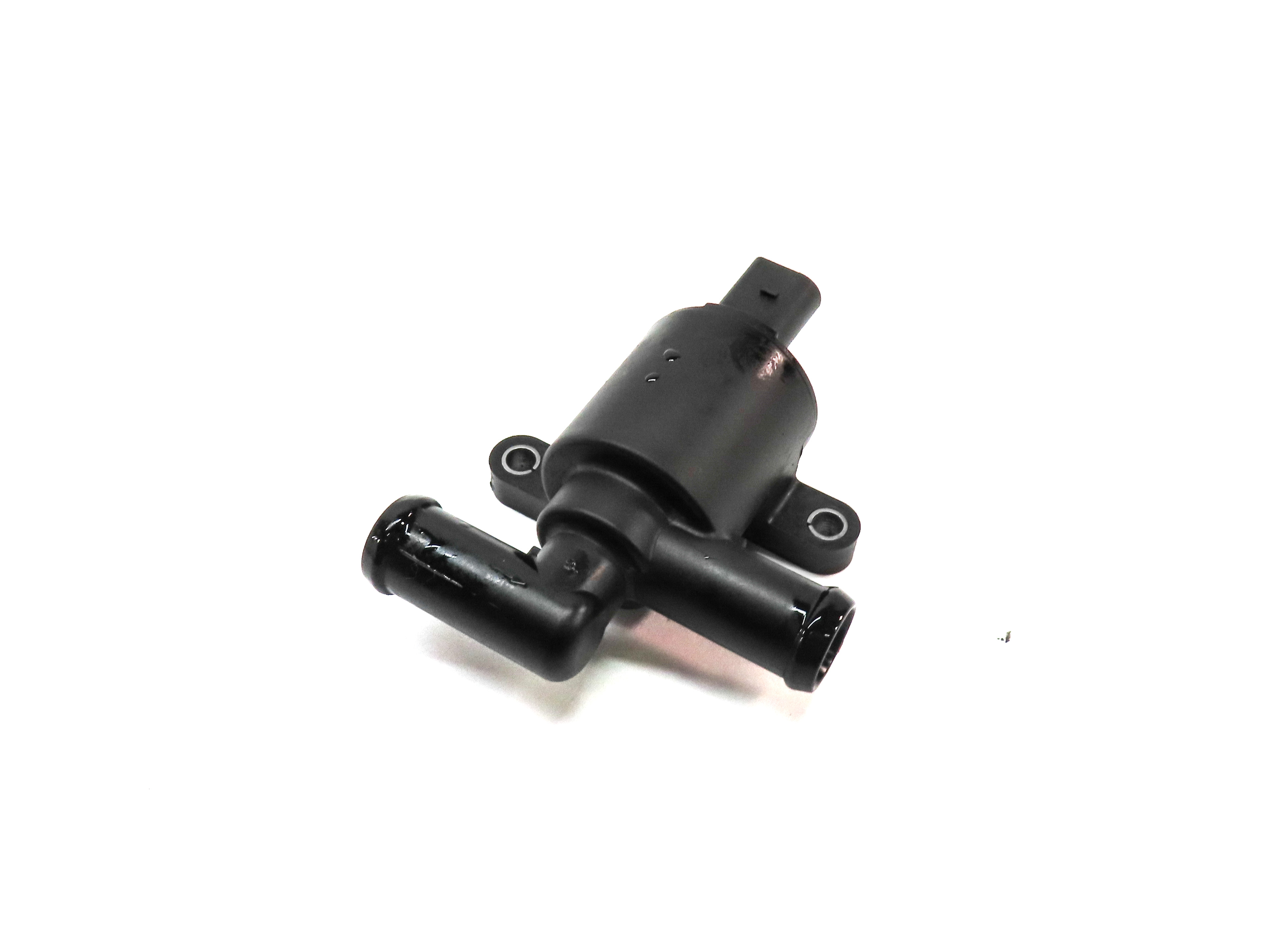 2018 AUDI Q3 (8U) 2.0T (CCTA) ENGINE WATER HEATER CONTROL VALVE — exact item pictured